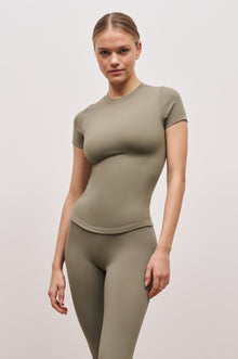 Base Sculpting T Shirt - Olive